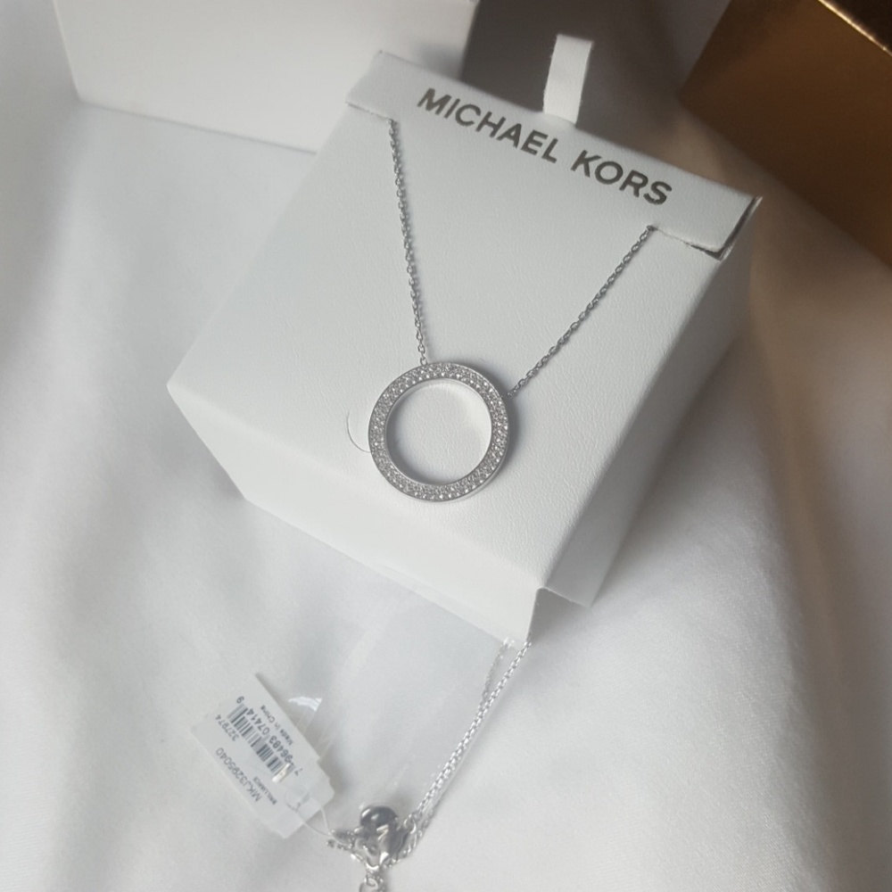 Michael kors necklace - Picture 3 of 4